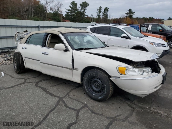2002 Lincoln Town Car Cartier with VIN 1LNHM83W32Y671331, listed as a Copart auction lot 78301604 with 0 mi miles and Clean Title. Bid and sale history available at carsss.com. Image 4.