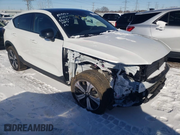 2023 Volvo C40 Plus с VIN YV4ED3GL3P2065478, выставлен на аукционе Copart как лот 39329424 с пробегом 18 729 миль миль и . История ставок и продаж доступна на DreamBid. Изображение 4.