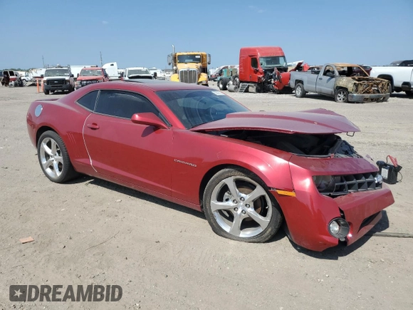2013 Chevrolet Camaro LT z VIN 2G1FC1E37D9144627, wystawiony jako Copart lot #53316745 z przebiegiem 88 056 mil mil oraz Szkoda całkowita • Salvage title. Historia ofert i sprzedaży dostępna na DreamBid. Obrazek 4.