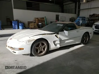 2000 Chevrolet Corvette with VIN 1G1YY32G1Y5124258, listed as a Copart auction lot 52782565 with 82,423 mi miles and Salvage Title. Bid and sale history available at carsss.com. Image 1.