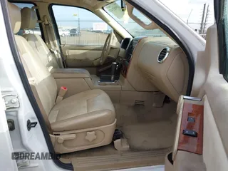 2007 Ford Explorer Eddie Bauer z VIN 1FMEU64E77UB17558, wystawiony jako IAAI lot #41915748 z przebiegiem Nie podano mil oraz . Historia ofert i sprzedaży dostępna na DreamBid. Obrazek 5.