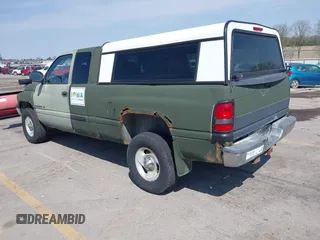 2001 Dodge 1500 z VIN 1B7HF13Z41J601229, wystawiony jako IAAI lot #42098873 z przebiegiem 178 970 mil mil oraz . Historia ofert i sprzedaży dostępna na DreamBid. Obrazek 3.