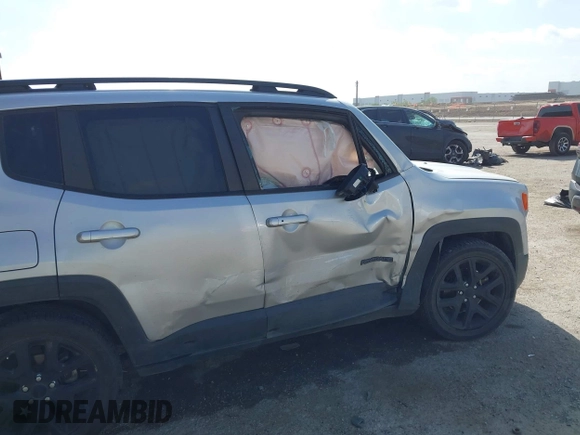 2017 Jeep Renegade Latitude with VIN ZACCJABB9HPF14286, listed as a IAAI auction lot 42042956 with 79,521 mi miles. Bid and sale history available at carsss.com. Image 6.