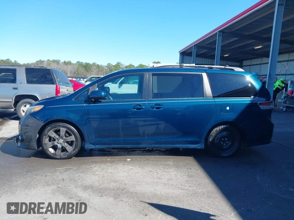 2011 Toyota Sienna SE with VIN 5TDXK3DC3BS115626, listed as a IAAI auction lot 41597769 with 252,135 mi miles. Bid and sale history available at carsss.com. Image 14.