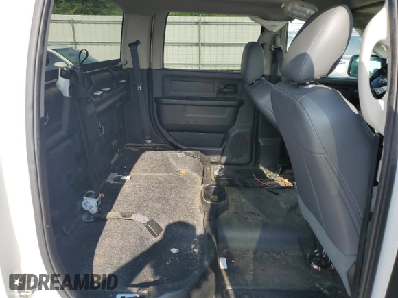 2016 Ram 1500 Tradesman z VIN 3C6RR7KT1GG225540, wystawiony jako Copart lot #58956275 z przebiegiem 172 937 mil mil oraz Szkoda całkowita • Salvage title. Historia ofert i sprzedaży dostępna na DreamBid. Obrazek 10.