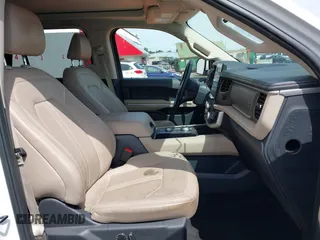 2023 Ford Expedition Limited z VIN 1FMJU2A86PEA53268, wystawiony jako IAAI lot #42555489 z przebiegiem 41 260 mil mil oraz . Historia ofert i sprzedaży dostępna na DreamBid. Obrazek 5.