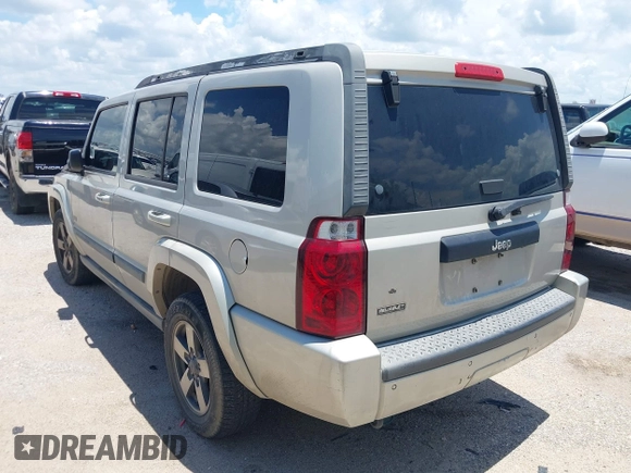 2007 Jeep Commander Sport z VIN 1J8HH48K47C699904, wystawiony jako IAAI lot #42509665 z przebiegiem 198 539 mil mil oraz . Historia ofert i sprzedaży dostępna na DreamBid. Obrazek 3.