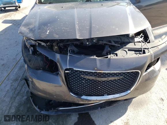 2019 Chrysler 300 Limited z VIN 2C3CCAEG4KH609787, wystawiony jako Copart lot #52193465 z przebiegiem 81 234 mil mil oraz Szkoda całkowita • Salvage title. Historia ofert i sprzedaży dostępna na DreamBid. Obrazek 13.