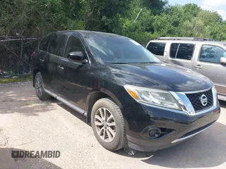 2013 Nissan Pathfinder SL z VIN 5N1AR2MN8DC608229, wystawiony jako IAAI lot #42452011 z przebiegiem 145 942 mil mil oraz . Historia ofert i sprzedaży dostępna na DreamBid. Obrazek 1.