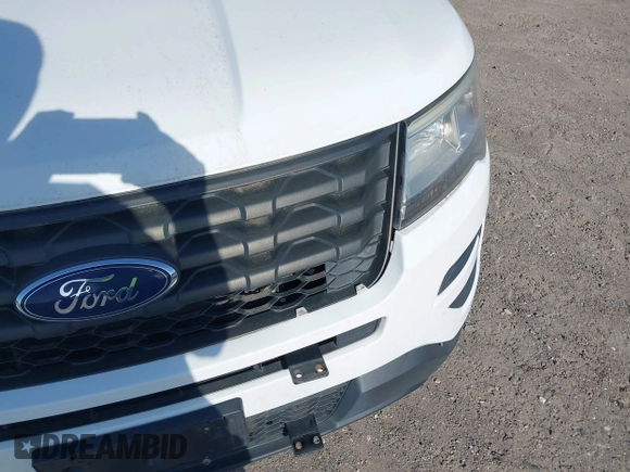 2017 Ford Police Interceptor Utility z VIN 1FM5K8AR3HGB93125, wystawiony jako IAAI lot #42276492 z przebiegiem Nie podano mil oraz . Historia ofert i sprzedaży dostępna na DreamBid. Obrazek 6.