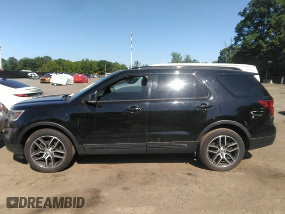 2016 Ford Explorer Sport z VIN 1FM5K8GTXGGA61478, wystawiony jako IAAI lot #42293465 z przebiegiem 220 212 mil mil oraz . Historia ofert i sprzedaży dostępna na DreamBid. Obrazek 14.