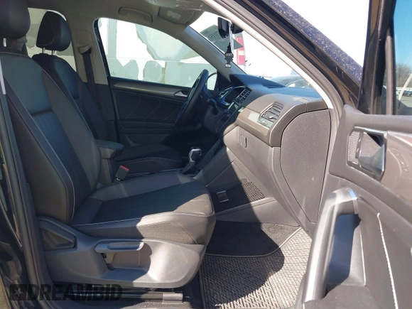2023 Volkswagen Tiguan SE with VIN 3VV3B7AX3PM085470, listed as a IAAI auction lot 41731153 with 14,911 mi miles and . Bid and sale history available at DreamBid. Image 5.