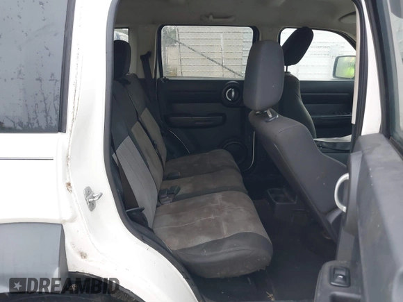 2007 Dodge Nitro SXT with VIN 1D8GT28K27W551689, listed as a IAAI auction lot 41914488 with 194,443 mi miles. Bid and sale history available at carsss.com. Image 8.