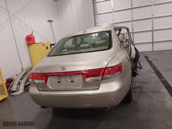 2009 Hyundai Azera GLS with VIN KMHFC46D39A360840, listed as a IAAI auction lot 41441715 with 59,991 mi miles. Bid and sale history available at carsss.com. Image 17.