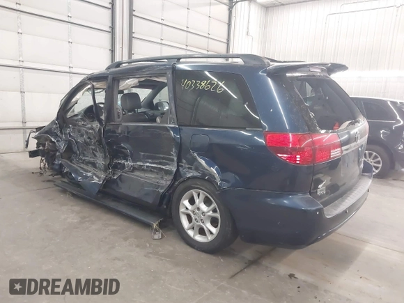 2004 Toyota Sienna XLE with VIN 5TDZA22C04S069314, listed as a IAAI auction lot 40338626 with Not Provided miles and . Bid and sale history available at carsss.com. Image 3.