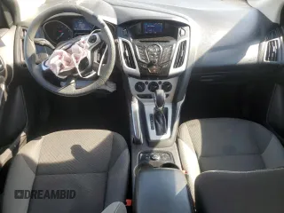 2014 Ford Focus SE z VIN 1FADP3K28EL104745, wystawiony jako Copart lot #54496215 z przebiegiem 154 565 mil mil oraz Szkoda całkowita • Salvage title. Historia ofert i sprzedaży dostępna na DreamBid. Obrazek 8.