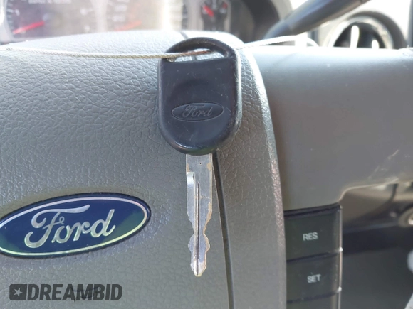 2008 Ford F-150 XLT z VIN 1FTPX14V38FA57291, wystawiony jako IAAI lot #41290111 z przebiegiem 189 010 mil mil oraz . Historia ofert i sprzedaży dostępna na DreamBid. Obrazek 11.