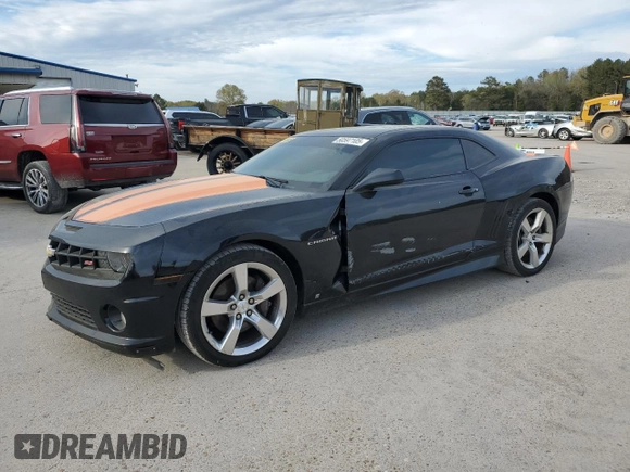 2010 Chevrolet Camaro 2SS z VIN 2G1FK1EJXA9129102, wystawiony jako Copart lot #50597105 z przebiegiem 121 724 mil mil oraz Tytuł czysty. Historia ofert i sprzedaży dostępna na DreamBid. Obrazek 1.