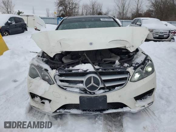 2014 Mercedes-Benz E 550 Sport with VIN WDDHF9BB5EB025028, listed as a Copart auction lot 44512805 with 209,429 mi miles and Clean Title. Bid and sale history available at DreamBid. Image 5.
