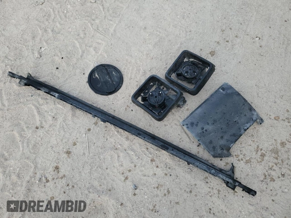 2024 Jeep Wrangler Rubicon z VIN 1C4PJXFG6RW261748, wystawiony jako Copart lot #51479585 z przebiegiem 7 911 mil mil oraz Szkoda całkowita • Salvage title. Historia ofert i sprzedaży dostępna na DreamBid. Obrazek 13.