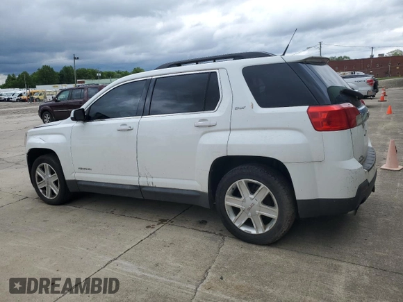 2011 GMC Terrain SLT-1 z VIN 2CTFLVE59B6448836, wystawiony jako Copart lot #58083495 z przebiegiem 214 092 mil mil oraz Czysty tytuł • Clean title. Historia ofert i sprzedaży dostępna na DreamBid. Obrazek 2.