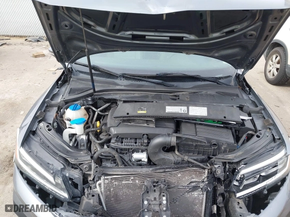 2017 Volkswagen Passat R-Line w/Comfort Pkg with VIN 1VWDT7A31HC072889, listed as a IAAI auction lot 41725530 with 104,304 mi miles. Bid and sale history available at carsss.com. Image 10.
