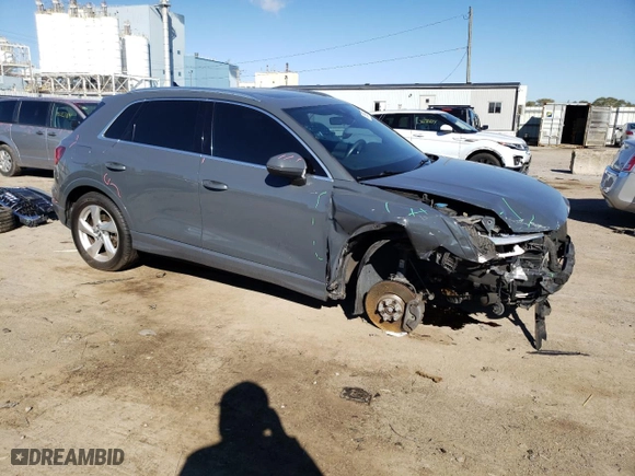 2020 Audi Q3 Premium Plus with VIN WA1BECF35L1004423, listed as a Copart auction lot 75866084 with 62,236 mi miles and Salvage Title. Bid and sale history available at carsss.com. Image 4.