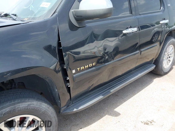 2008 Chevrolet Tahoe 3LT z VIN 1GNFC13088R137897, wystawiony jako IAAI lot #42644894 z przebiegiem 256 548 mil mil oraz . Historia ofert i sprzedaży dostępna na DreamBid. Obrazek 12.