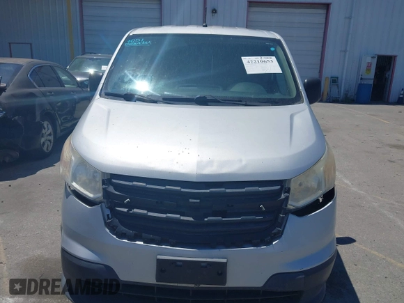 2015 Chevrolet City Express Cargo LS z VIN 3N63M0YN3FK726807, wystawiony jako IAAI lot #42210653 z przebiegiem 118 414 mil mil oraz . Historia ofert i sprzedaży dostępna na DreamBid. Obrazek 12.