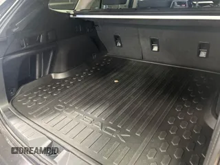 2024 Subaru Outback Premium z VIN 4S4BTAFC3R3230341, wystawiony jako IAAI lot #42560359 z przebiegiem 33 923 mil mil oraz . Historia ofert i sprzedaży dostępna na DreamBid. Obrazek 9.