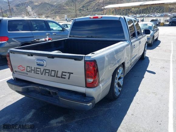 2006 Chevrolet Silverado 1500 LT2 with VIN 2GCEC13Z261315456, listed as a IAAI auction lot 41719055 with 137,075 mi miles. Bid and sale history available at carsss.com. Image 4.