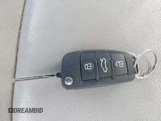 2014 Audi Q7 Premium Plus z VIN WA1LMAFE7ED018628, wystawiony jako IAAI lot #41955702 z przebiegiem 134 641 mil mil oraz . Historia ofert i sprzedaży dostępna na DreamBid. Obrazek 11.