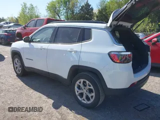 2024 Jeep Compass Latitude with VIN 3C4NJDBN1RT109571, listed as a IAAI auction lot 42014458 with 23,419 mi miles. Bid and sale history available at carsss.com. Image 3.