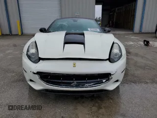 2010 Ferrari California с VIN ZFF65LJA9A0175998, выставлен на аукционе Copart как лот 42335685 с пробегом 45 323 миль миль и Списание • Salvage title. История ставок и продаж доступна на DreamBid. Изображение 5.