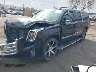 2017 Cadillac Escalade ESV Premium Luxury z VIN 1GYS4JKJ4HR300036, wystawiony jako IAAI lot #41467178 z przebiegiem 132 669 mil mil oraz . Historia ofert i sprzedaży dostępna na DreamBid. Obrazek 19.