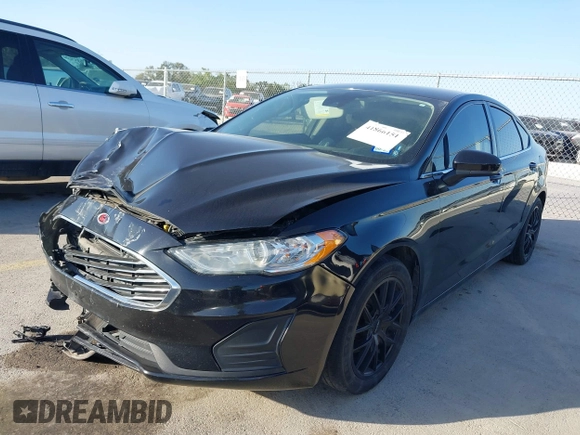 2019 Ford Fusion SE with VIN 3FA6P0HD3KR250483, listed as a IAAI auction lot 41866151 with 115,849 mi miles. Bid and sale history available at carsss.com. Image 17.