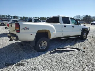 2002 Chevrolet Silverado 3500 LT with VIN 1GCJK33122F132424, listed as a Copart auction lot 47642225 with 157,995 mi miles and Salvage Title. Bid and sale history available at carsss.com. Image 3.