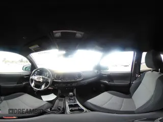 2020 Toyota Tacoma SR5 z VIN 3TMAZ5CN1LM139635, wystawiony jako IAAI lot #40994723 z przebiegiem 72 752 mil mil oraz . Historia ofert i sprzedaży dostępna na DreamBid. Obrazek 18.