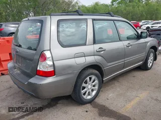 2006 Subaru Forester 2.5 X w/Premium Pkg with VIN JF1SG65676G752336, listed as a IAAI auction lot 42083268 with 202,734 mi miles. Bid and sale history available at carsss.com. Image 4.