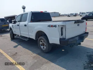 2020 Ford F-250 XL z VIN 1FT7W2BTXLED61937, wystawiony jako IAAI lot #42377818 z przebiegiem Nie podano mil oraz . Historia ofert i sprzedaży dostępna na DreamBid. Obrazek 3.