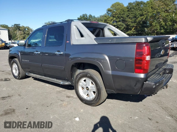 2011 Chevrolet Avalanche LT with VIN 3GNMCFE06BG168235, listed as a Copart auction lot 77015904 with 203,285 mi miles and Salvage title. Bid and sale history available at DreamBid. Image 2.