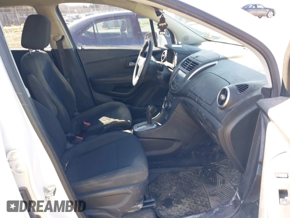 2016 Chevrolet Trax LS with VIN KL7CJNSB9GB759778, listed as a IAAI auction lot 41751029 with 81,638 mi miles. Bid and sale history available at carsss.com. Image 5.