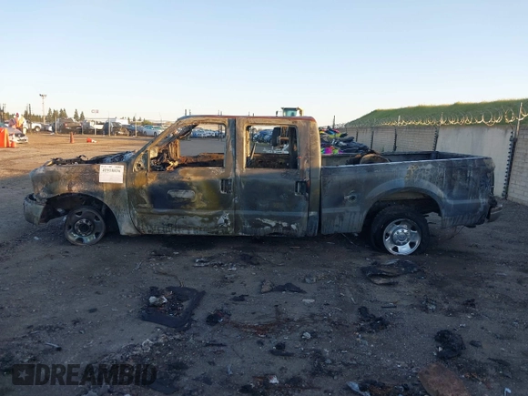 2007 Ford F-250 XL z VIN 1FTSW21P97EA26253, wystawiony jako IAAI lot #41918836 z przebiegiem Nie podano mil oraz . Historia ofert i sprzedaży dostępna na DreamBid. Obrazek 13.