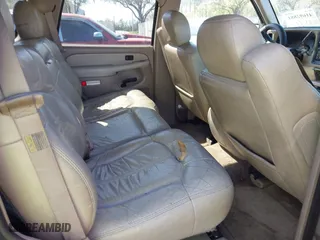 2002 Chevrolet Tahoe LT with VIN 1GNEC13Z72R281538, listed as a IAAI auction lot 41692881 with 188,140 mi miles. Bid and sale history available at carsss.com. Image 8.