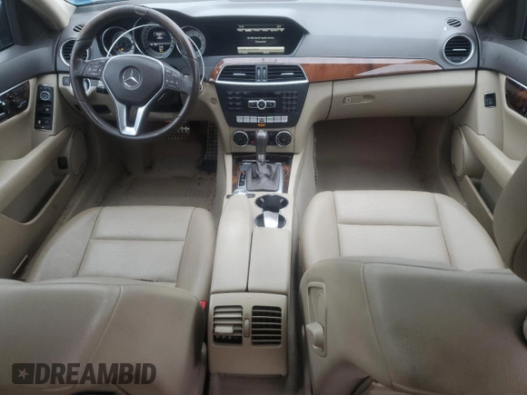 2013 Mercedes-Benz C 300 Sport z VIN WDDGF8AB9DR272176, wystawiony jako Copart lot #57334095 z przebiegiem 125 027 mil mil oraz Szkoda całkowita • Salvage title. Historia ofert i sprzedaży dostępna na DreamBid. Obrazek 8.