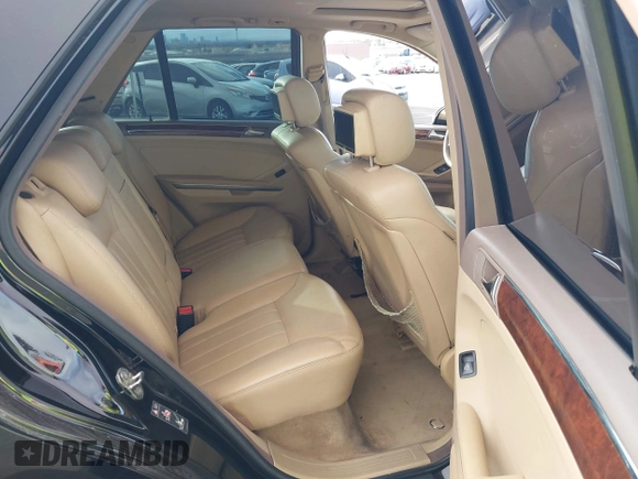 2006 Mercedes-Benz M 500 z VIN 4JGBB75E86A015022, wystawiony jako IAAI lot #41723522 z przebiegiem 187 961 mil mil oraz . Historia ofert i sprzedaży dostępna na DreamBid. Obrazek 8.