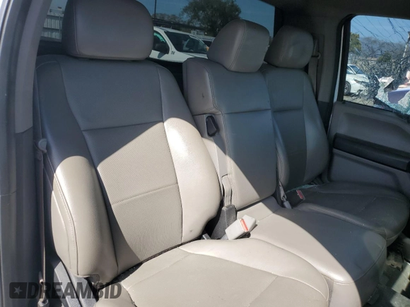 2017 Ford F-150 XL z VIN 1FTMF1C87HKD83894, wystawiony jako Copart lot #54268905 z przebiegiem 135 417 mil mil oraz Szkoda całkowita • Salvage title. Historia ofert i sprzedaży dostępna na DreamBid. Obrazek 10.
