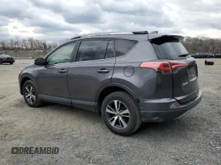 2018 Toyota RAV4 XLE with VIN JTMRFREV6JJ720655, listed as a Copart auction lot 52198195 with 178,274 mi miles and Salvage Title. Bid and sale history available at carsss.com. Image 2.