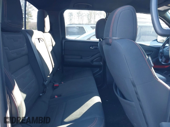2022 Nissan Frontier SV z VIN 1N6ED1EJ0NN629038, wystawiony jako IAAI lot #41313351 z przebiegiem 98 234 mil mil oraz . Historia ofert i sprzedaży dostępna na DreamBid. Obrazek 8.