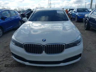 2018 BMW 7 Series 740i with VIN WBA7E2C50JG742505, listed as a IAAI auction lot 41238238 with 111,901 mi miles. Bid and sale history available at carsss.com. Image 12.